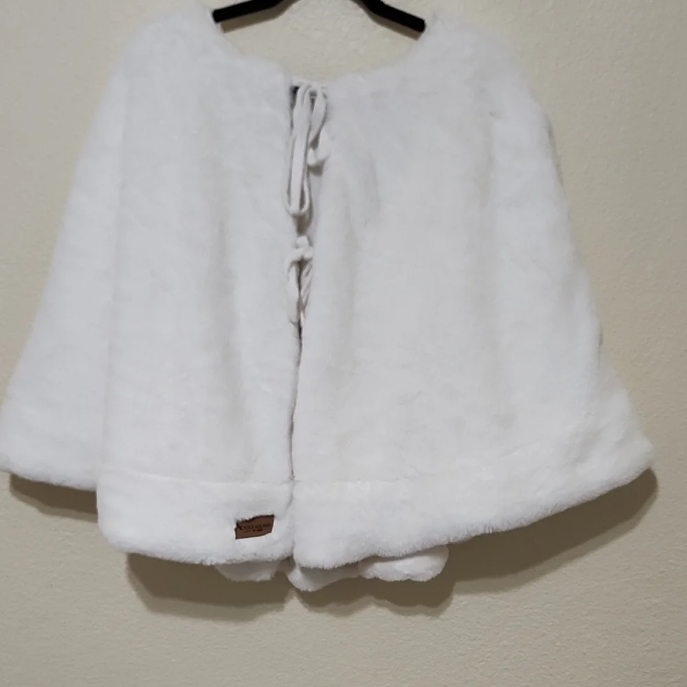 Koolaburra White Holiday Decor Tree SKIRT - Picture 5 of 7